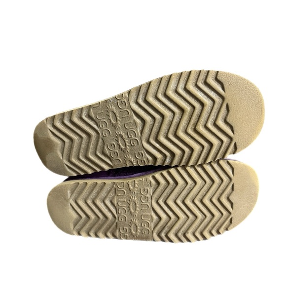 UGG Heirloom Kids Lace Up Boots - Picture 5 of 7